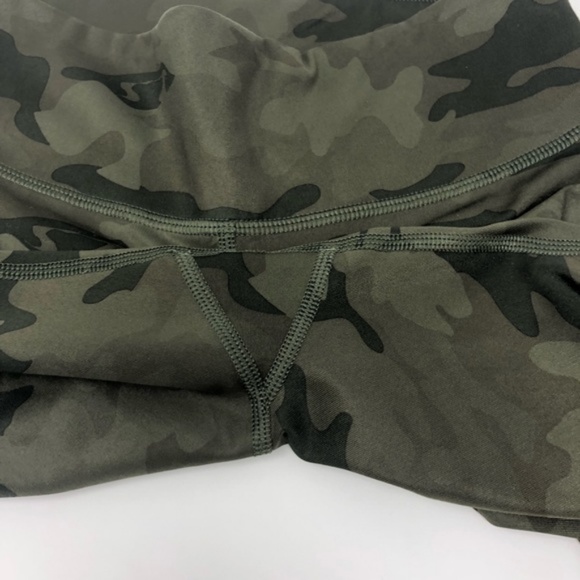 Lululemon Luxtreme Savasana Camo Fatigue Green Cro - Picture 7 of 8